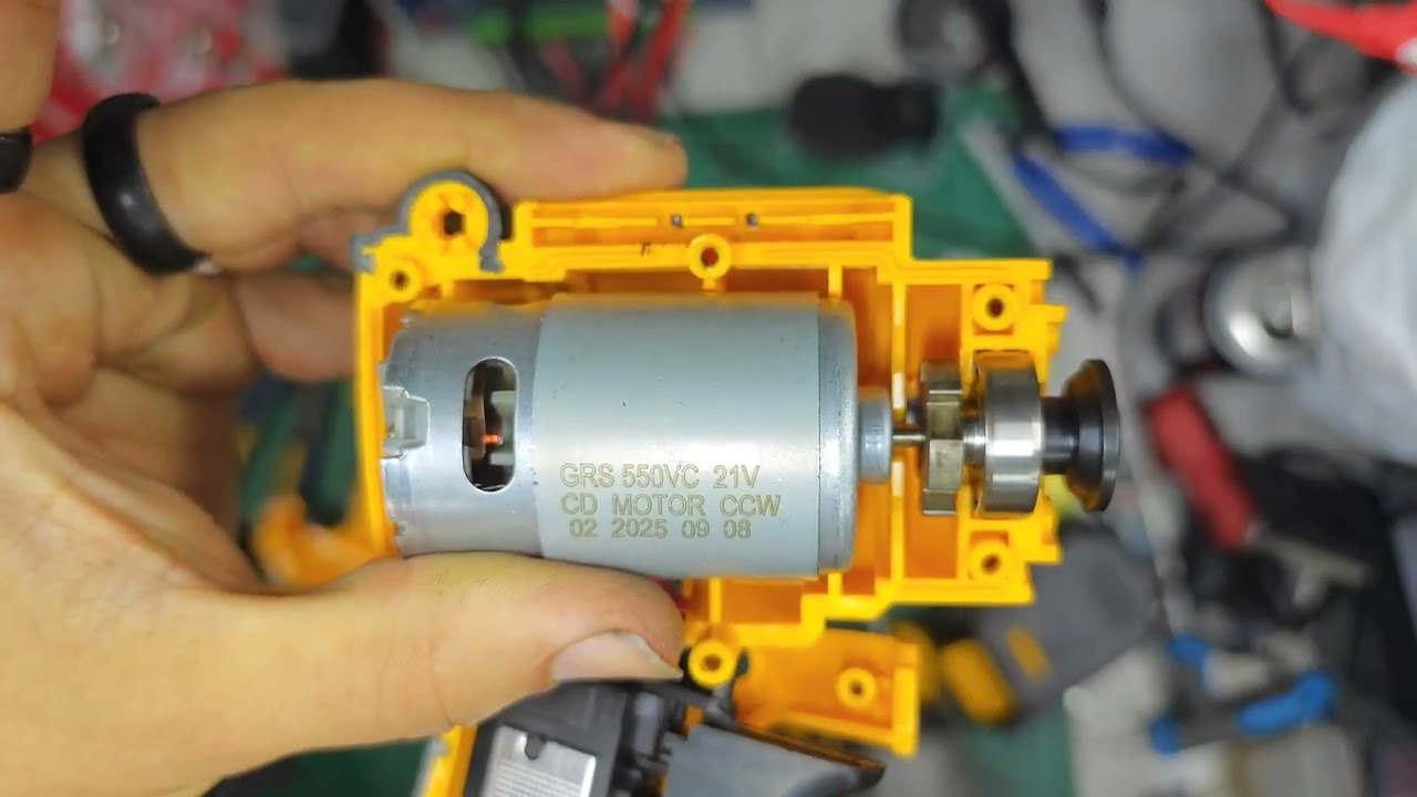 Я идиот (и поддельный отрезной инструмент DeWalt)