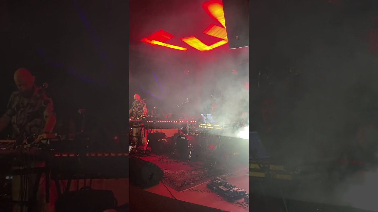 Volkan Öktem , Çağrı Sertel , Alp Erssönmez (ÜÇ) Konser 251 Soul (Davul solo)