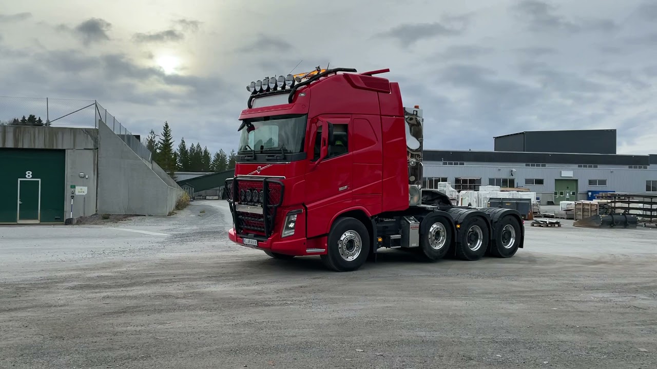 Köp Tungdragare Volvo FH16 750 XXL 8X4 på Klaravik