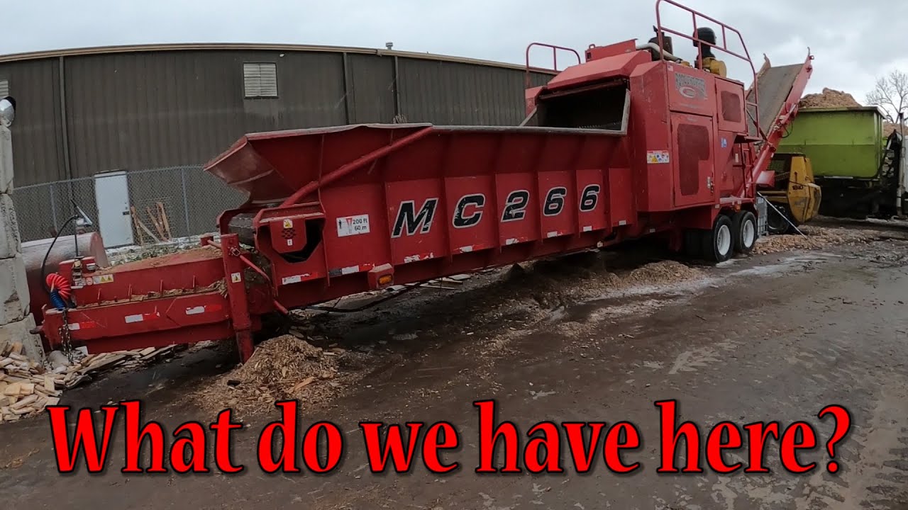 RotoChopper MC-266 Grinding Up Pallets
