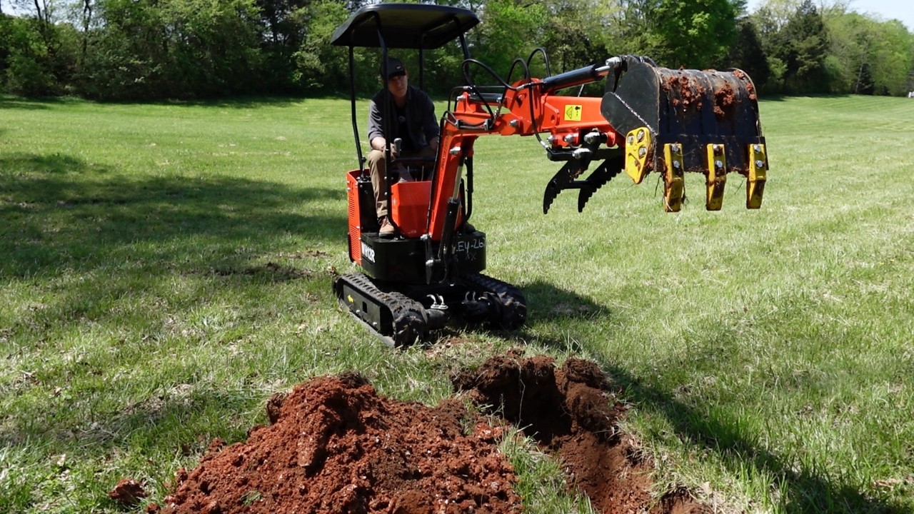 AGT WH12R Mini Excavator First Dig Test &ndash; Can This Cheap Chinese Excavator Really Perform?