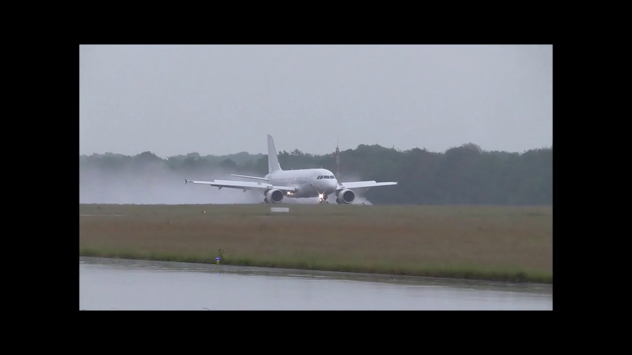 Acropolis Aviation Airbus A319 wet landing at Groningen Airport