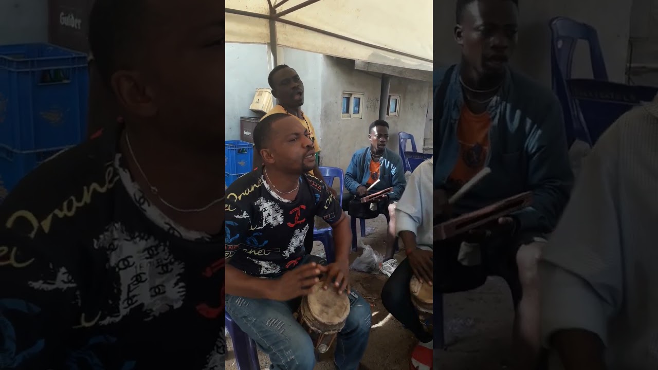 in EHUGBO popularly known as afikpo we have a musical instruments and vocals by native name ALAWIYIO