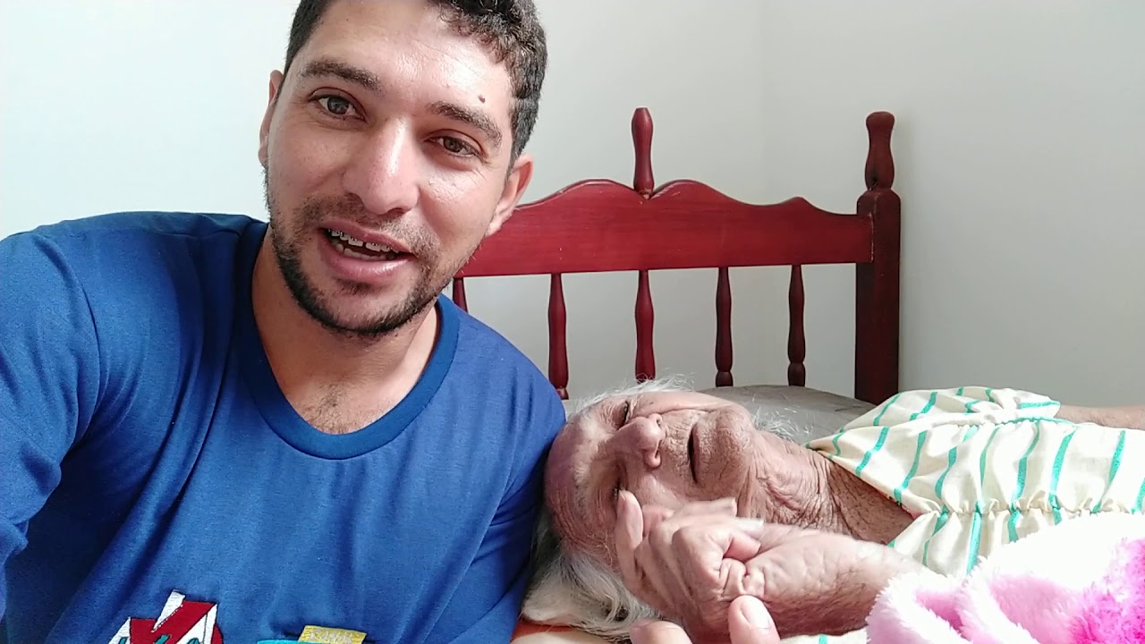 Vozinha nem lembra que tem um café com leite, bem gostoso para ser seu primeiro alimento