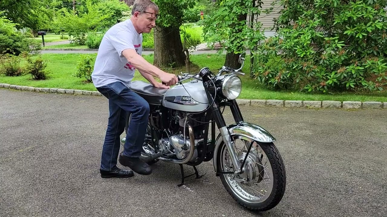Norton 650SS Cold Start Up