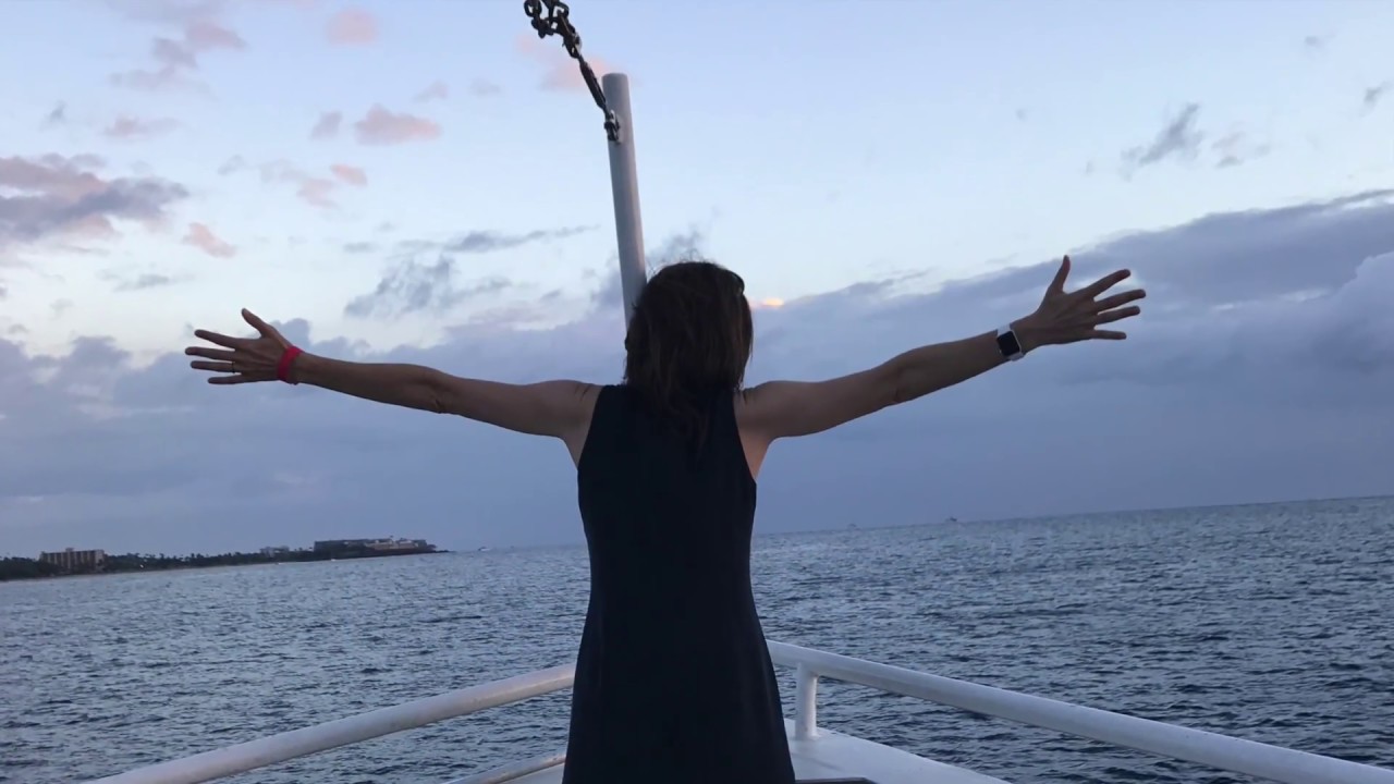Best Maui Sunset Dinner Cruise Nearby Lahaina | Hawaii Ocean Project