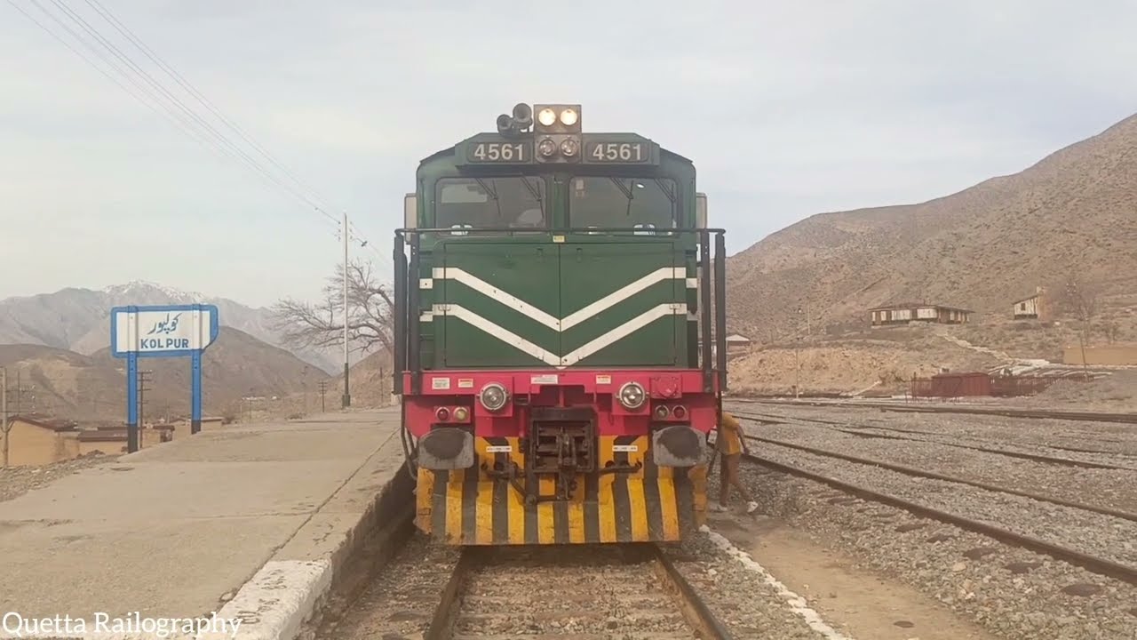 Entering Quetta city amazing Train Travel with GEU_20 || Jaffar Express|| ML-3