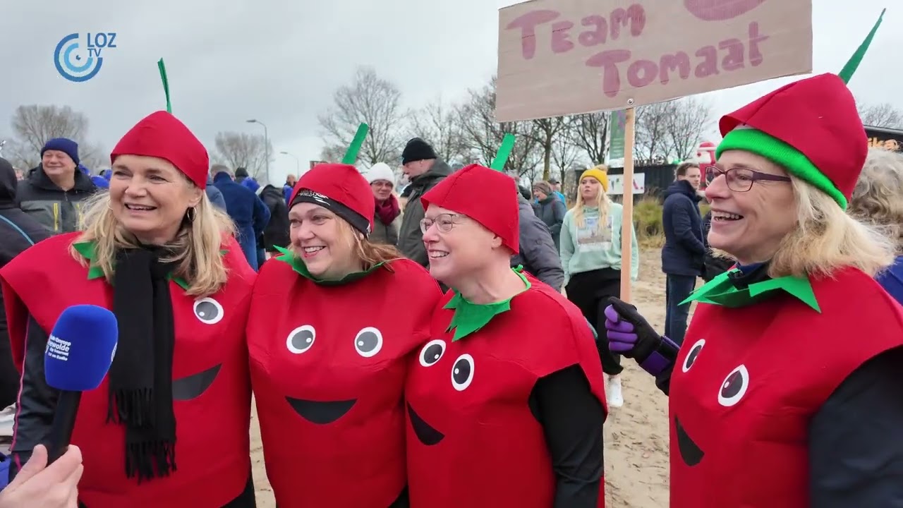 Bikkels trotseren ijskoud Wolderwijd bij Nieuwjaarsduik Zeewolde