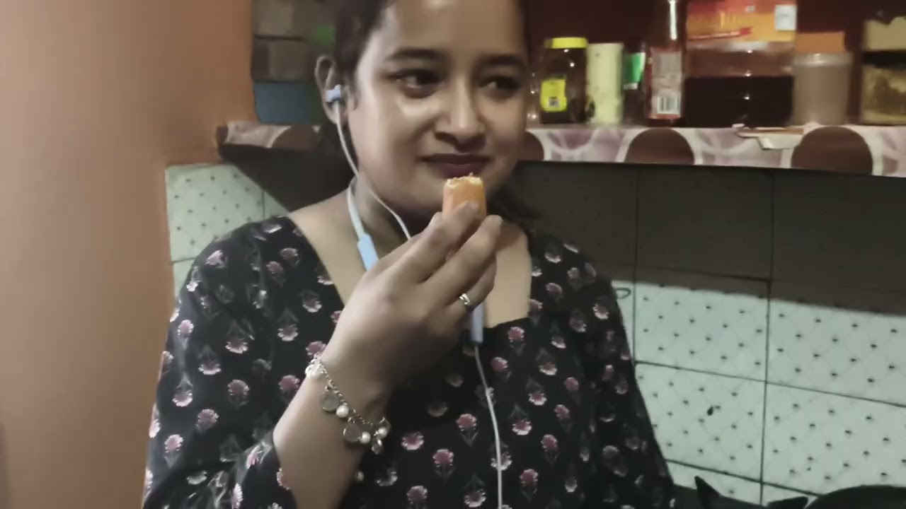 Aaj sabhi logon Ne Kiya bahut sara kam aur ghar per Aaye kuchh naye log