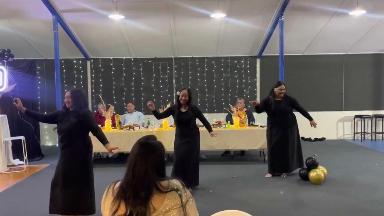Tia Petaia - Sisters Dance