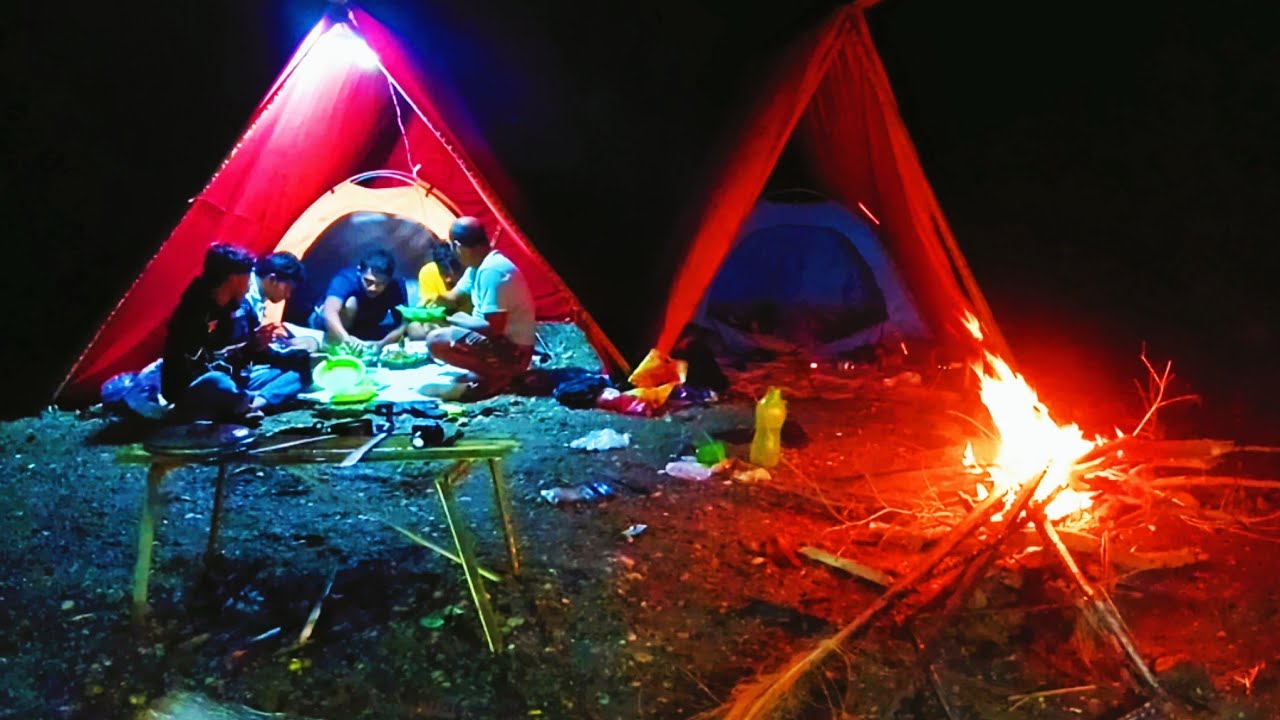 Camping hujan deras di tengah pulau berburu meyelam menembak ikan besar makan enak asil tangkapan