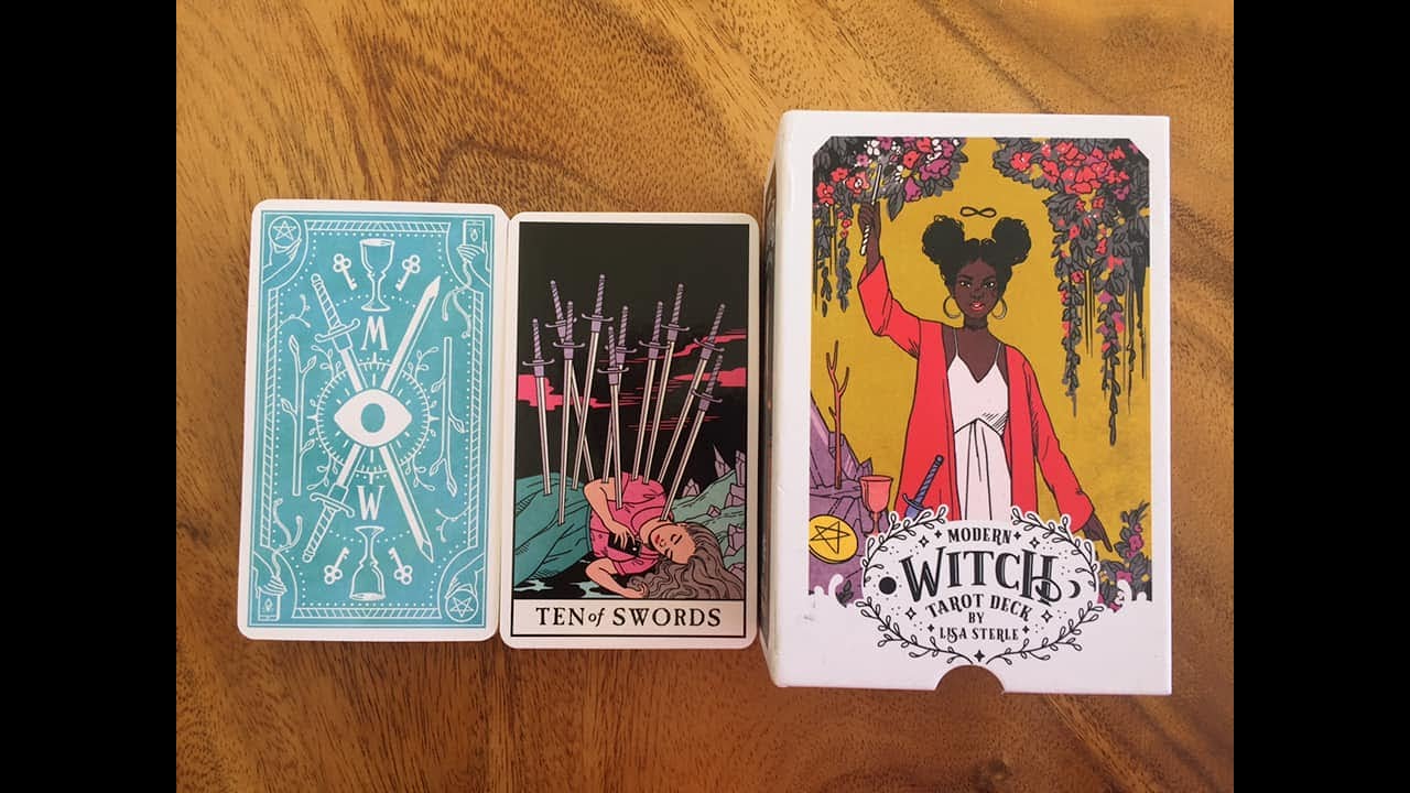 Modern witch tarot deck by Lisa Sterle- Bộ bài tarot phù thủy hiện đại