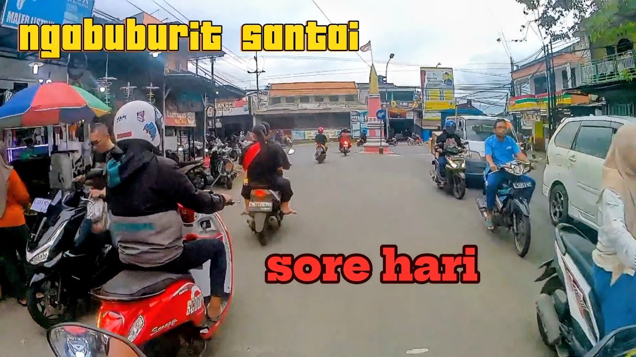 Ngabuburit   di sekitar pasar Tanjung sari