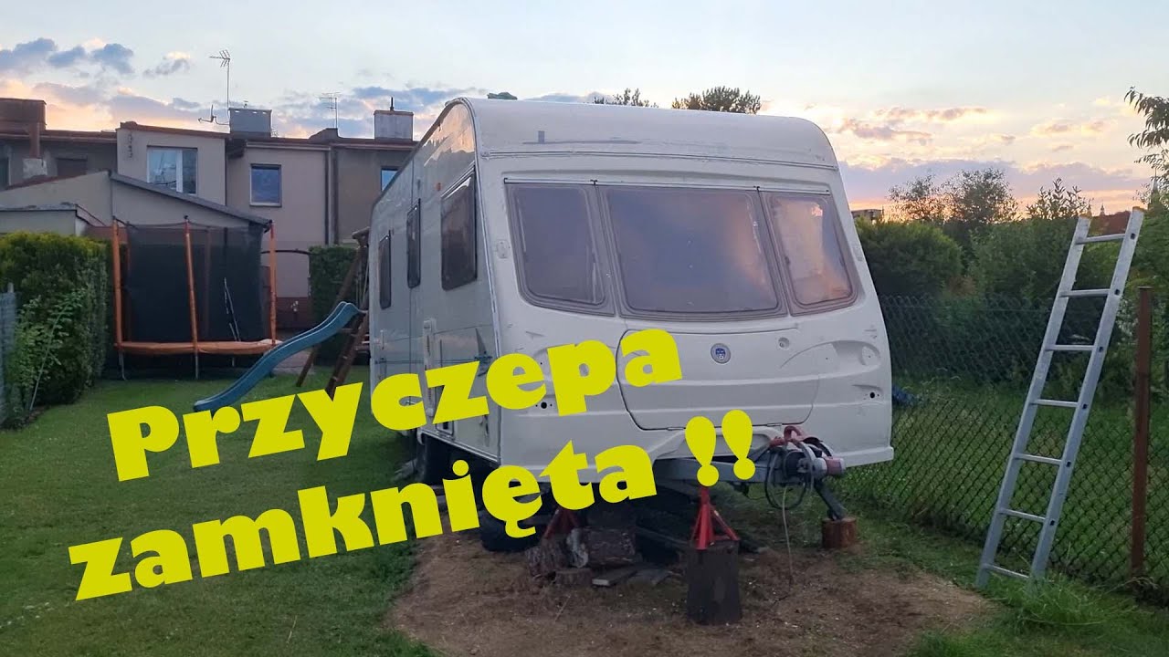 Przyczepa zamknięta, namiot zdjęty. Avondale w naprawie #15