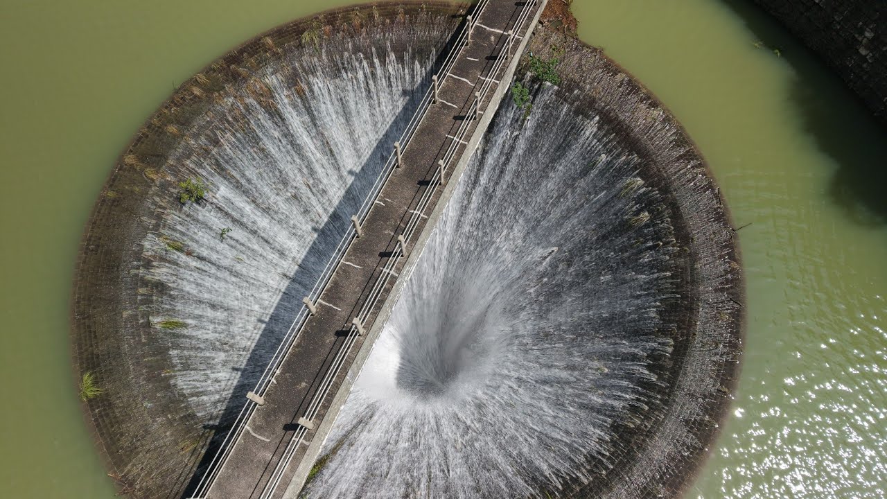 暴雨後的城門水塘
