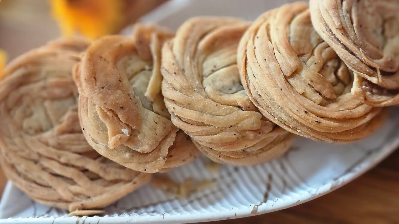 How To Make Crispy and Crunchy Lachcha Mathri