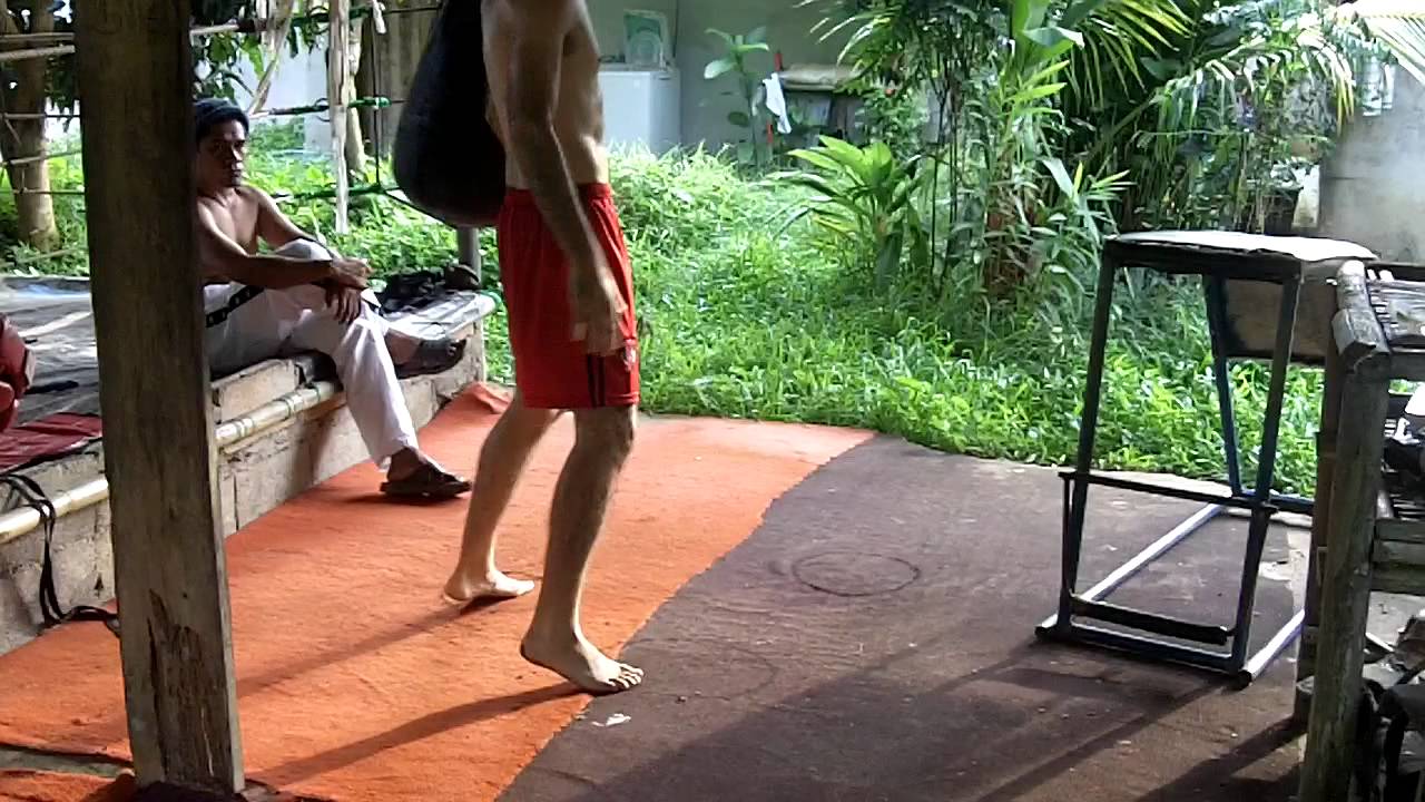 Muay Thai Kick Footwork Training - Thai Champion Boxer Jeremy Wight