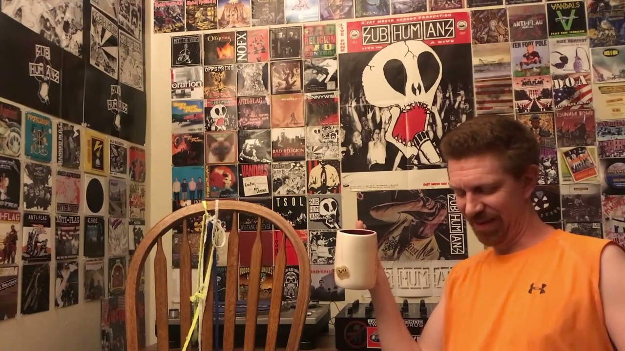 Shnootz - Reaction Video (Bee Gees - Above and Beyond)