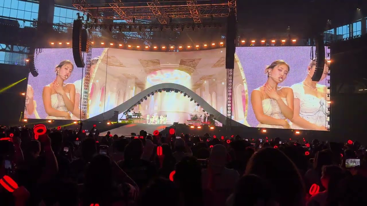 Feel Special - Twice 5th World Tour in Dallas | Globe Life Field!!!