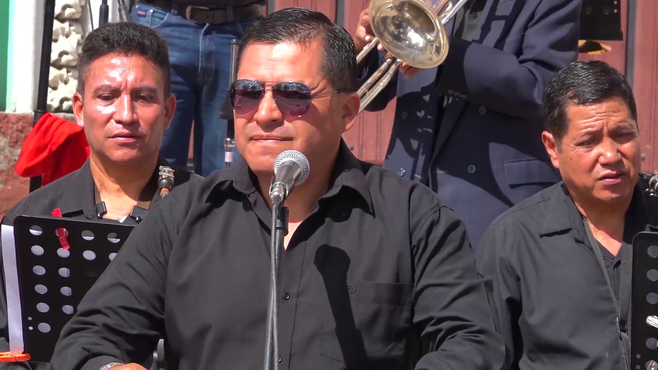 Byron Huilca y su  banda toros de Calpi
