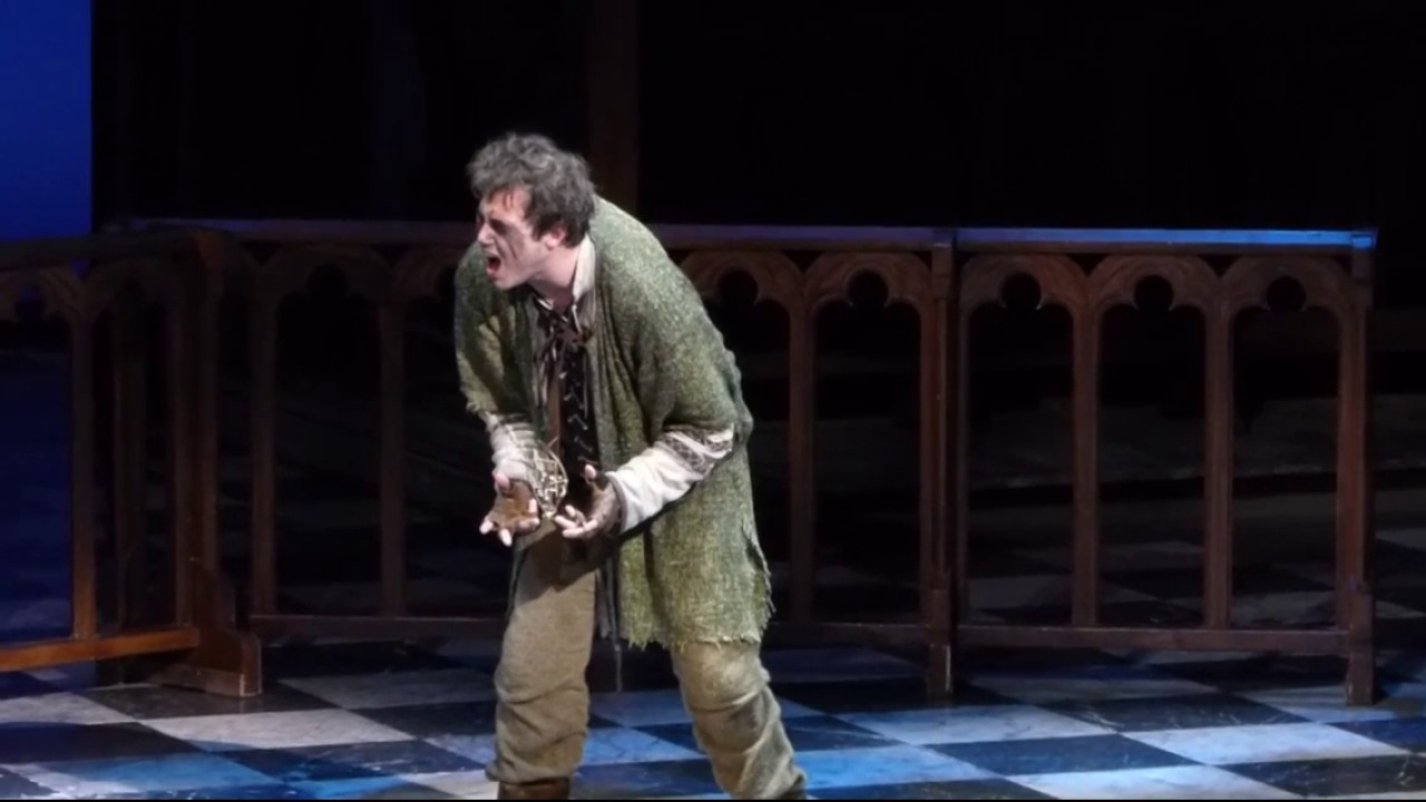 Milan van Waardenburg as Quasimodo - Wie aus Stein, Der Glöckner von Notre Dame