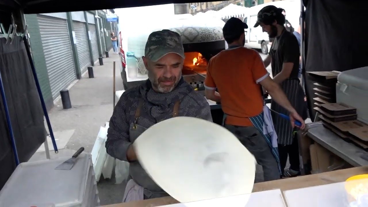 Authentic and traditional. Mobile Pizzeria in Action ( London Street Food) with Massimo Nocerino