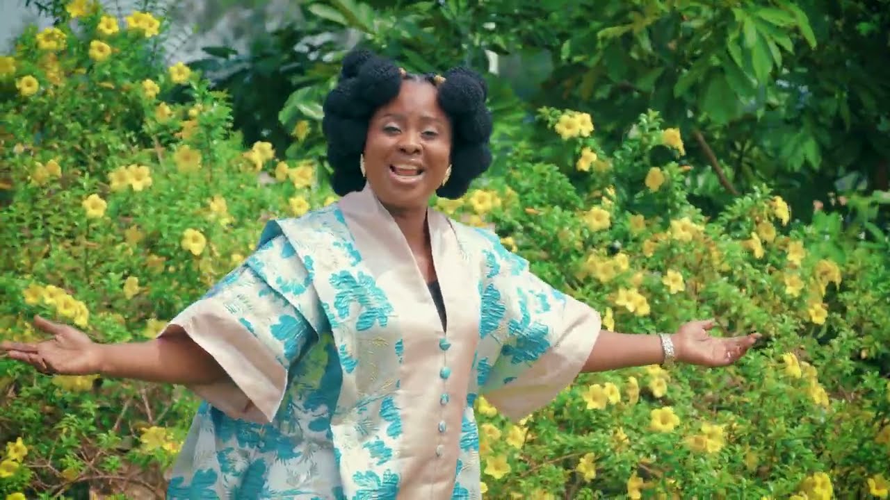 Les Etoiles de la Musique - Armelle Ndinga - Moto Likolo (la tête haute) (Clip Officiel)
