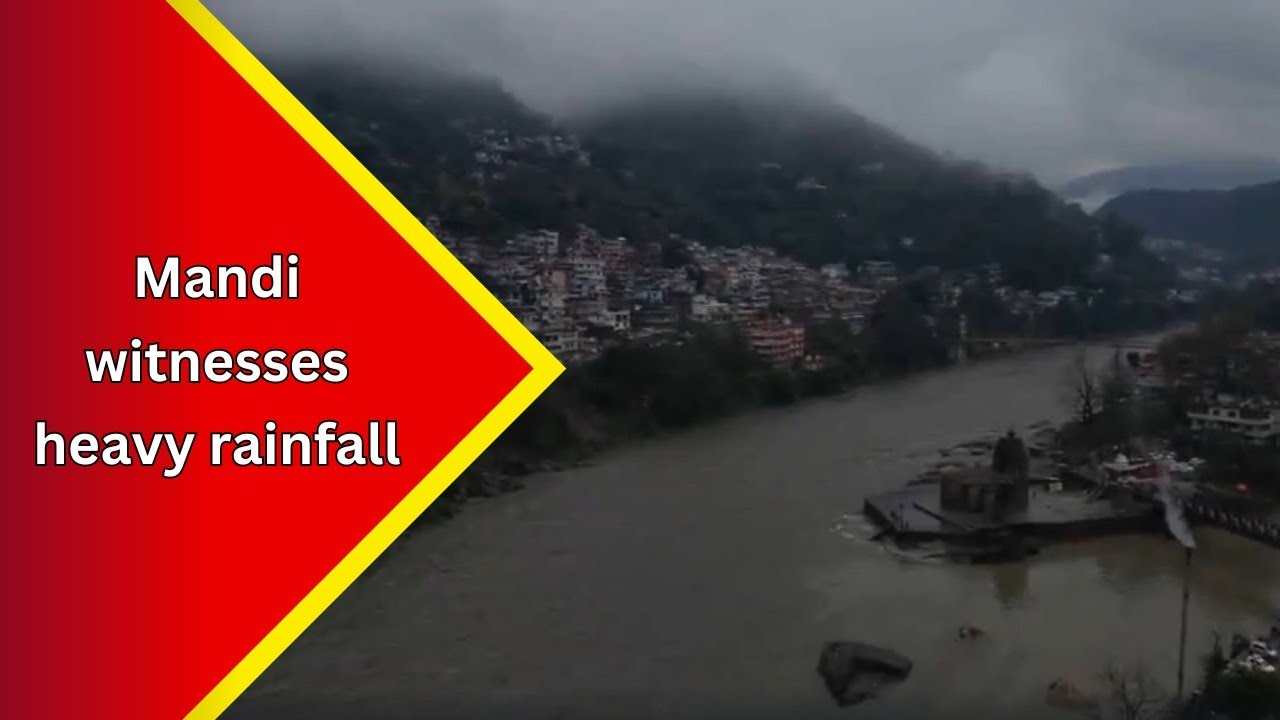 Himachal Pradesh's Mandi witnesses rainfall as low-hanging clouds hover over the city...
