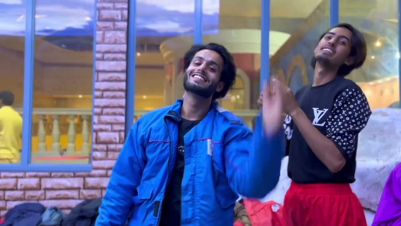 Snow masti in the grand Venice mall ⛄️⛷️ | unlimited fun | MDS | Subhaan Charlie