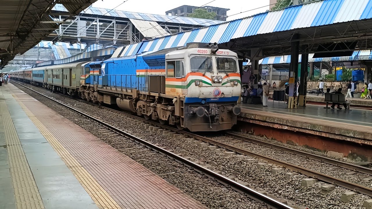Railfanning at Mulund Station | Aggressive High Speed Trains through CR Suburbs | Central Railway