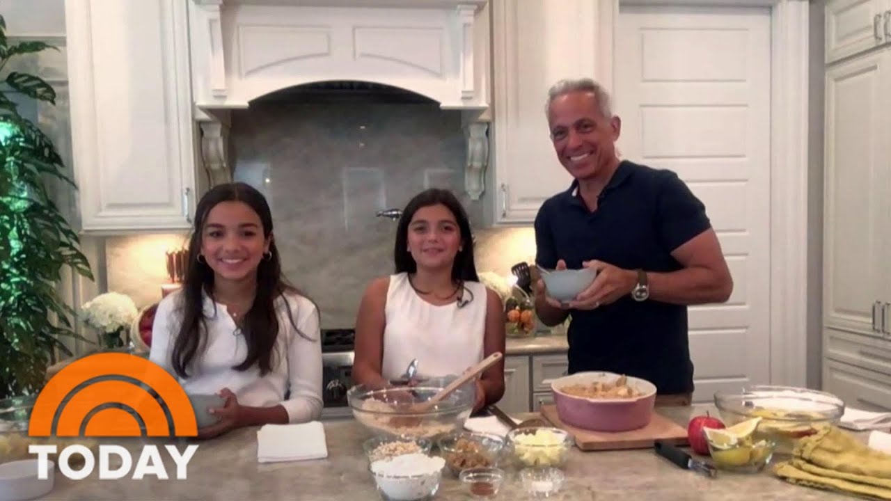 Make Apple Crumble With Geoffrey Zakarian And His Daughters | TODAY