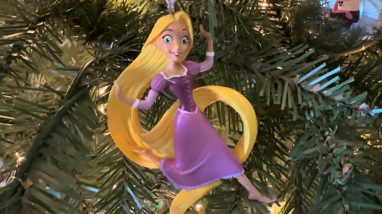 Hallmark Tangled Ornament Review | Rapunzel & Pascal Keepsake (Disney Christmas)