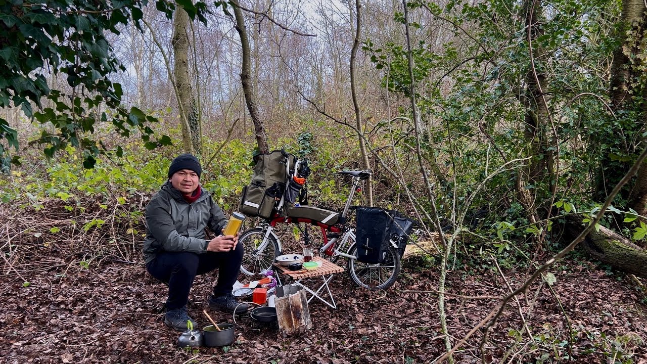 A Calm Winter Brompton Ride & Cooking a Hearty Chicken , Lentil & Veg Soup Outdoors 