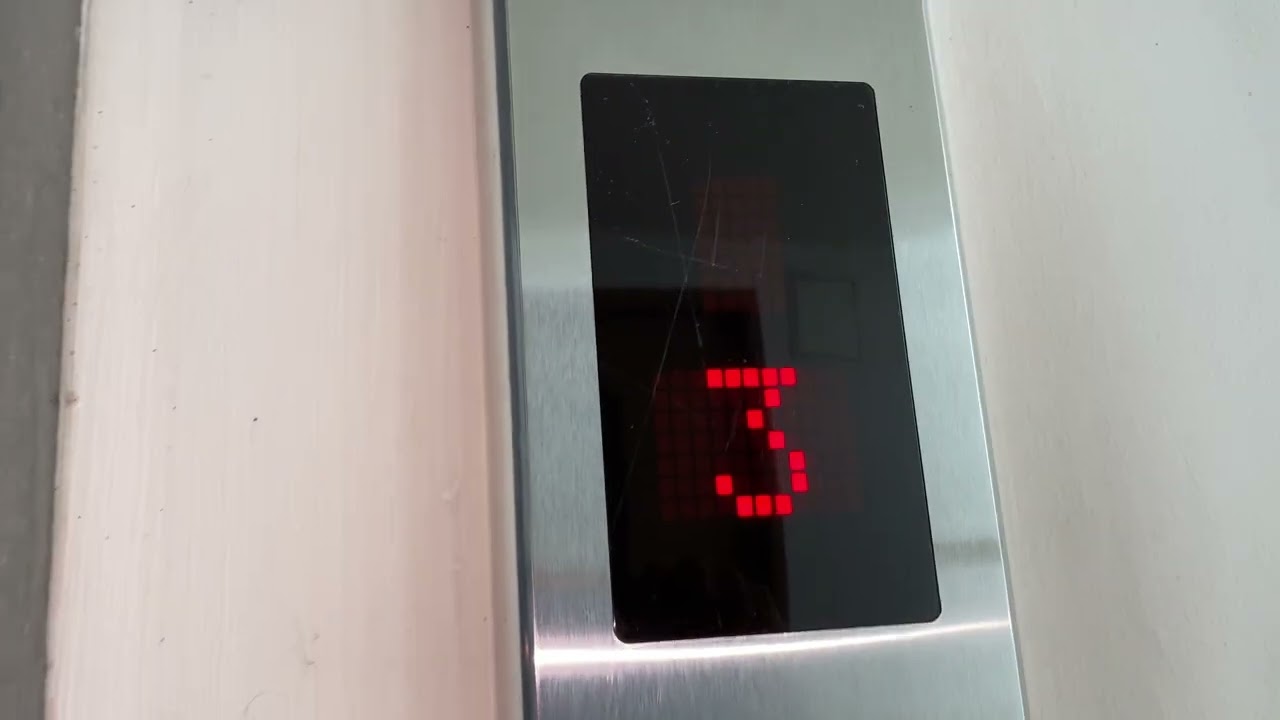 Is time for exploring some Thyssenkrupp elevators! | Hyundai Bus