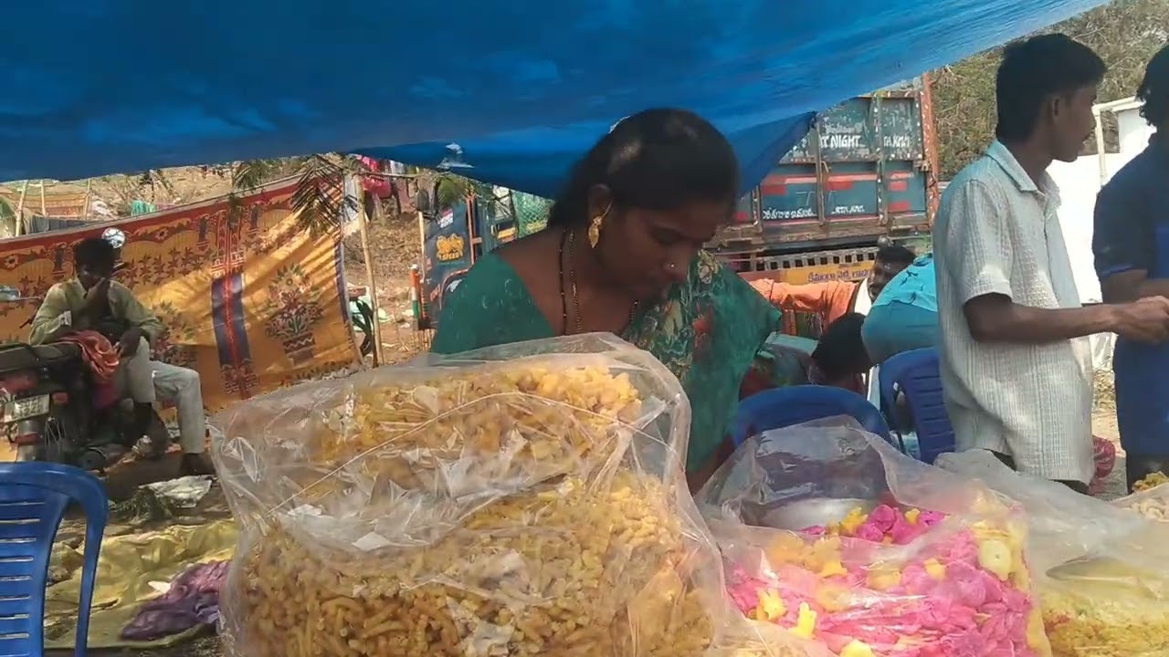 ఖమ్మం దగ్గర తీర్థాల మహాశివరాత్రి భక్తుల పూజలు చేసుకోవటానికి తరంగ వస్తున్నారు 15,2,2026