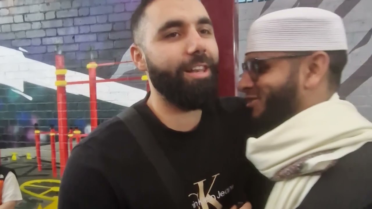 I certainly expected this from sheikh ASHIQ in LONDON! Allahuma Barik! 😍