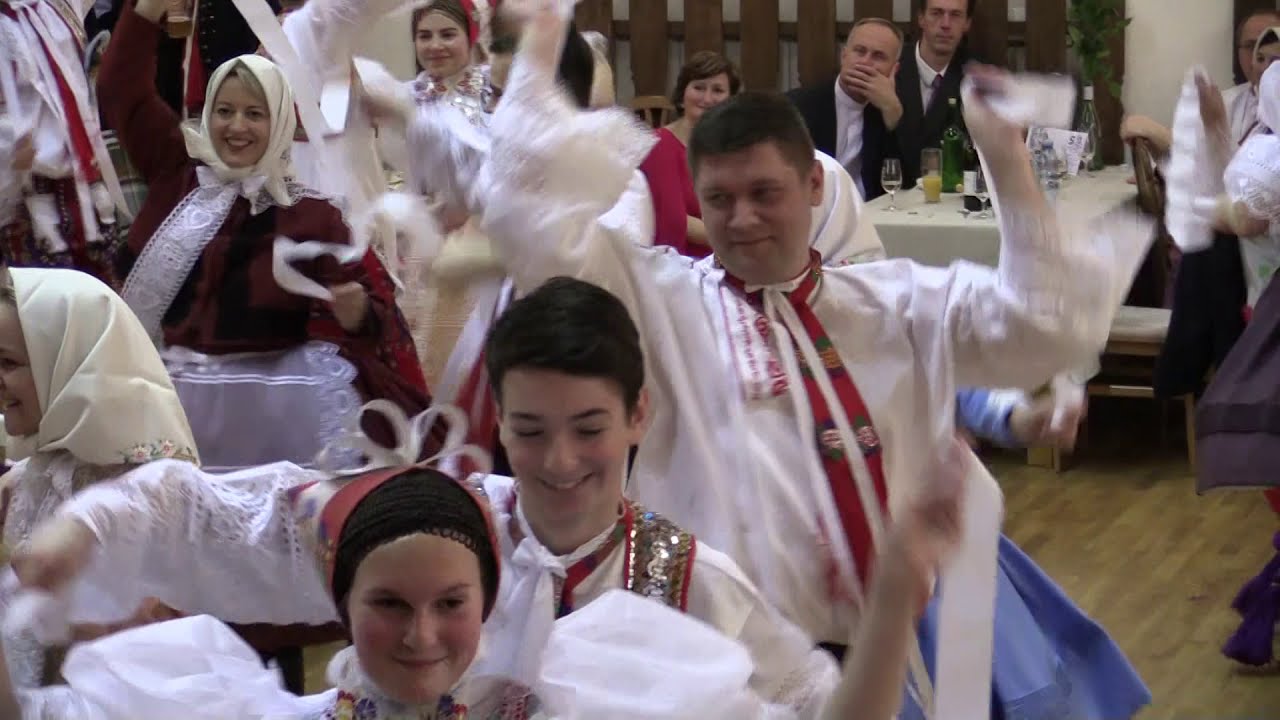 DOLNÍ BOJANOVICE-52.KROJOVÝ PLES (předtančení Moravské besedy-část 2.)