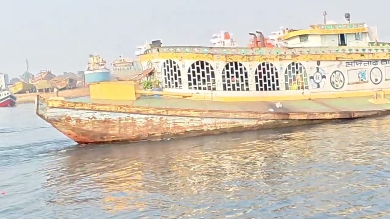 নদীর উত্তাল হাওয়া দেখতে আমার কাছে অনেক ভালো লাগে আপনার কাছে কি ভালো লাগে 