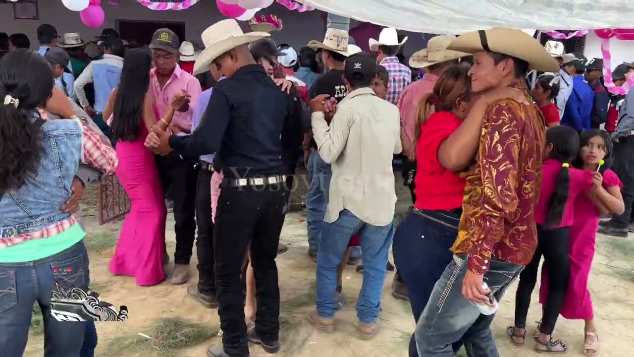 Esta pareja sí que le mueve bonito ☺️ desde Chiquimula 🇬🇹