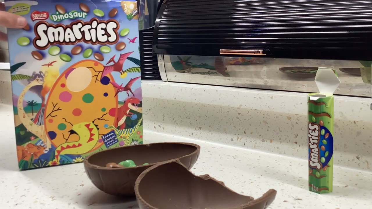 Smarties Dinosaur Chocolate Egg