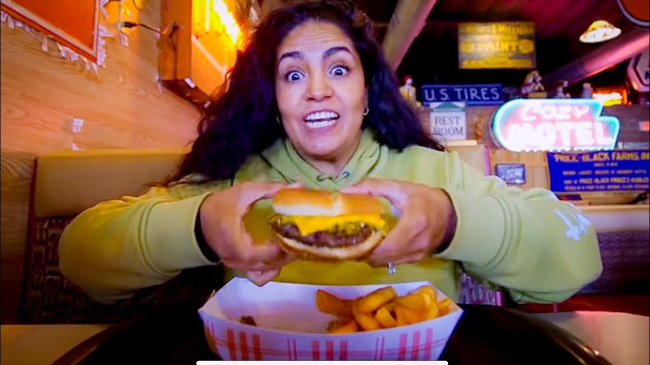 We Tried the Famous Green Chile Burger in Hatch, New Mexico!