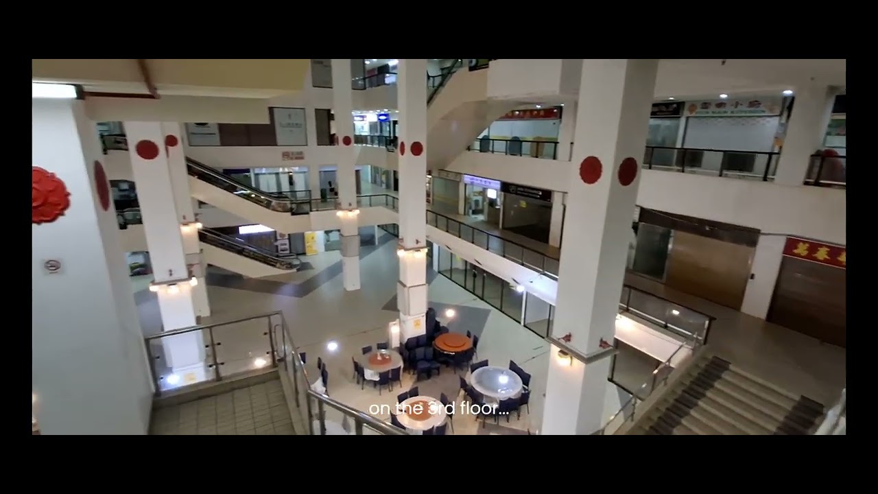 A Forgotten Shopping Center in Singapore since 1980. Evening visit, Upper Serangoon Shopping Center.