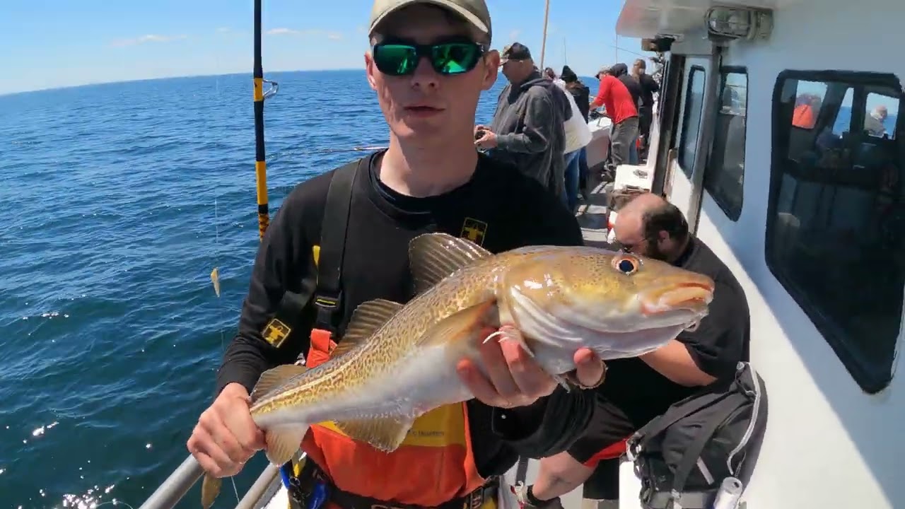 I went DEEP SEA FISHING (SHARK ATTACK)