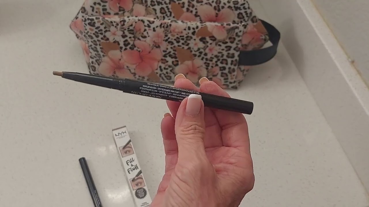 Review of The Nyx Professional Fill & Fluff Eyebrow Pencil