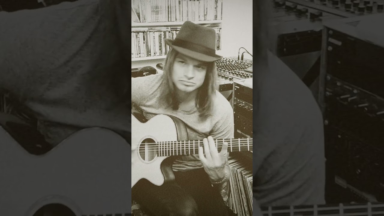 Demo Cort SFX E NS Acoustic – In-Hand Demo