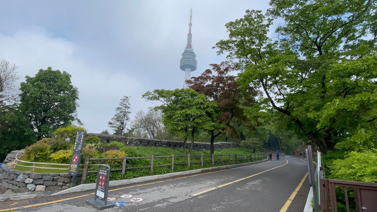 🇰🇷 Seoul Namsan Morning Hike [4K 60fps]