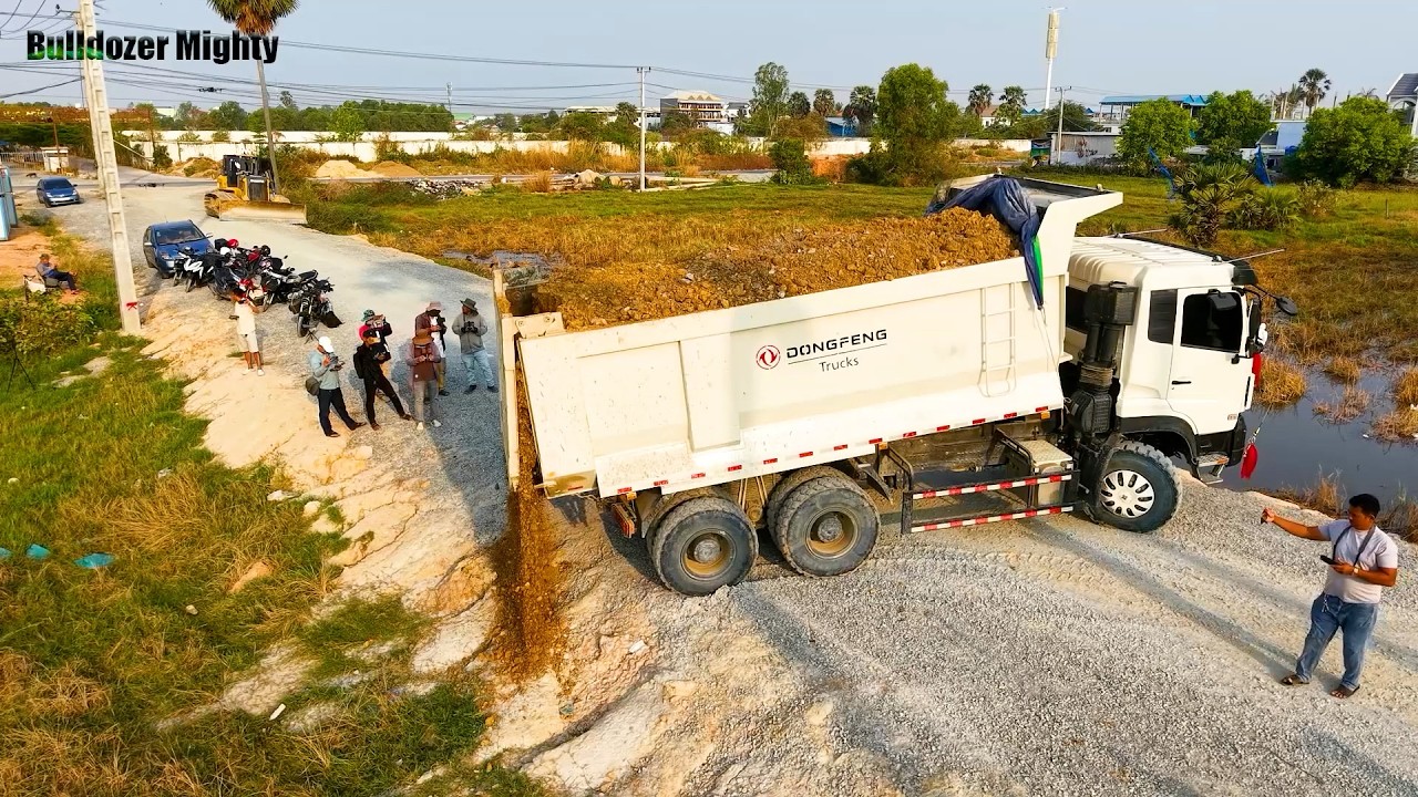 Full Video, Processing Machinery, Land filling, Bulldozer SHANTUI DH17C3, Dump truck unloading