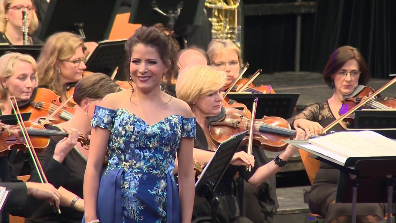 Quel guardo il cavaliere from Donizetti´s  Don Pasquale - Leticia de Altamirano, soprano