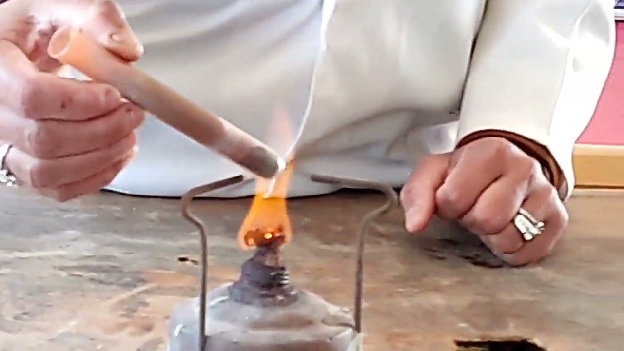 تفاعلات الإنحلال الحراري إنحلال أكاسيد الفلزات إلي الفلز وغاز الأكسجين أكسيد الزئبق الأحمر إلي زئبق