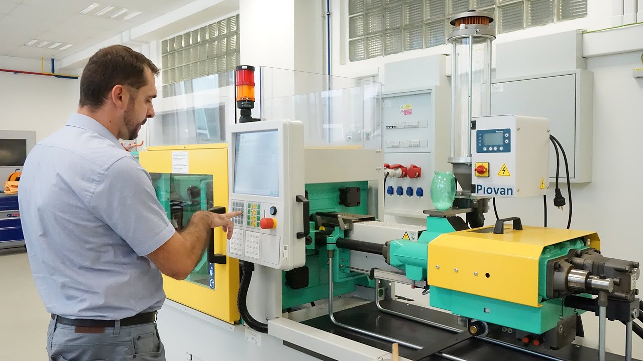 Laboratoř zpracování plastů a kompozitů